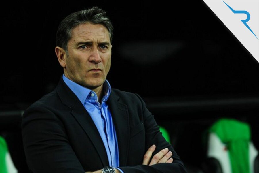 Successfully assisted Philippe Montanier in signing as head coach of Standard de Liège